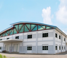 Lau kính nhà xưởng